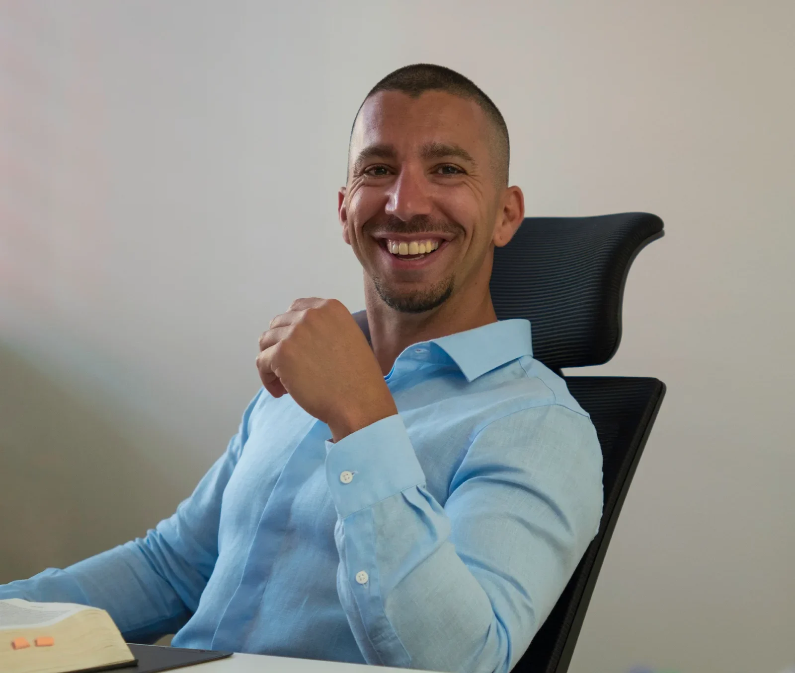 PortraitPhone-CJpsa0Lq