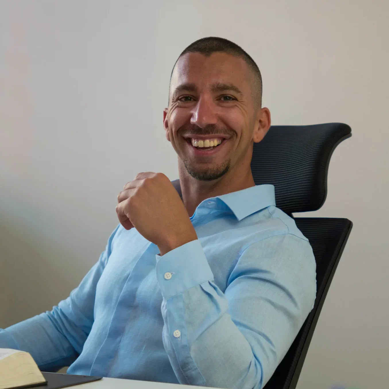 PortraitPhone-CJpsa0Lq