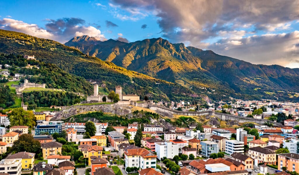 La città di Bellinzona e il suo castello